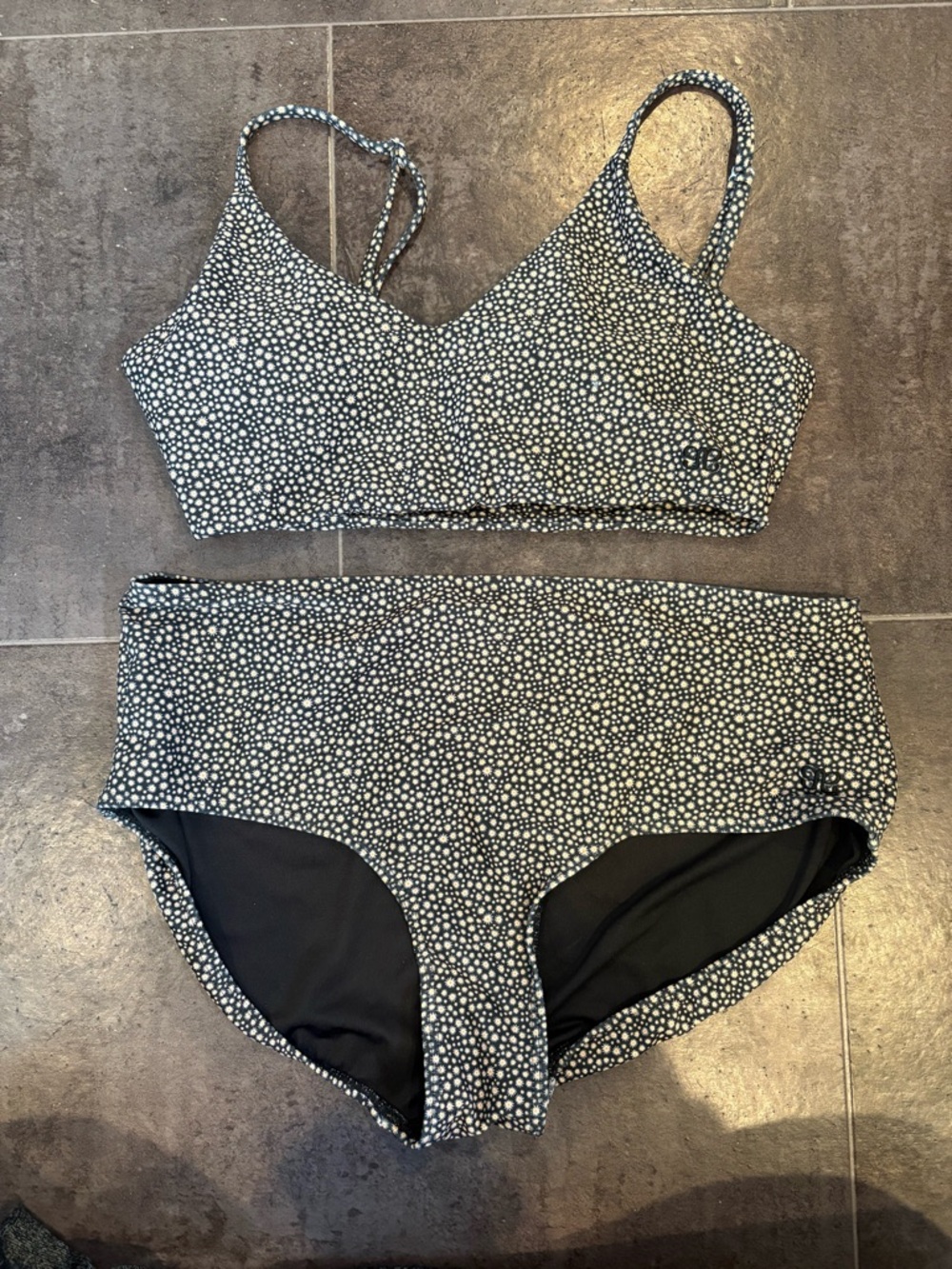 Women’s 2 Piece Bathing suit bikini swimsuit Daisy print beach summer vacation